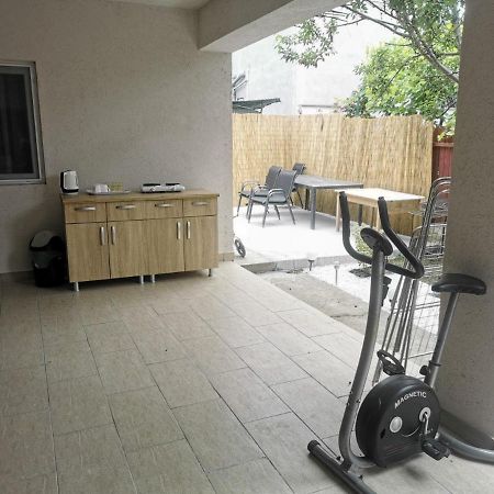 מלון קוסטינסטי Zapp House מראה חיצוני תמונה