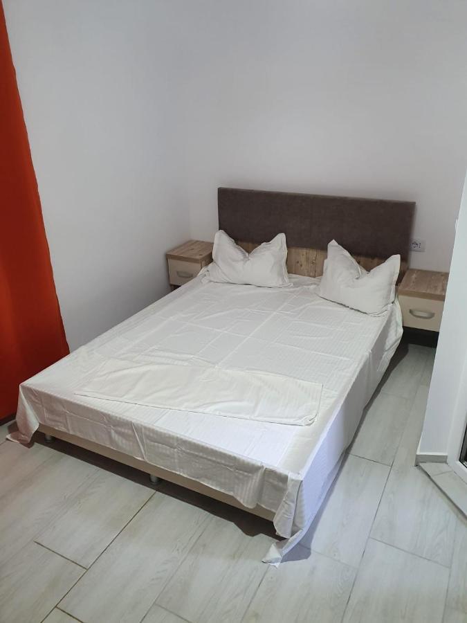 מלון קוסטינסטי Zapp House מראה חיצוני תמונה