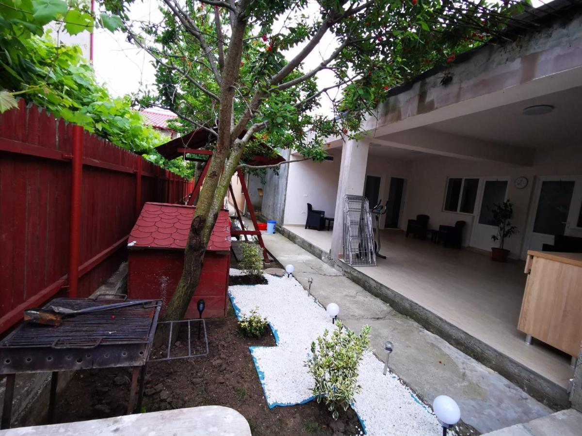 מלון קוסטינסטי Zapp House מראה חיצוני תמונה