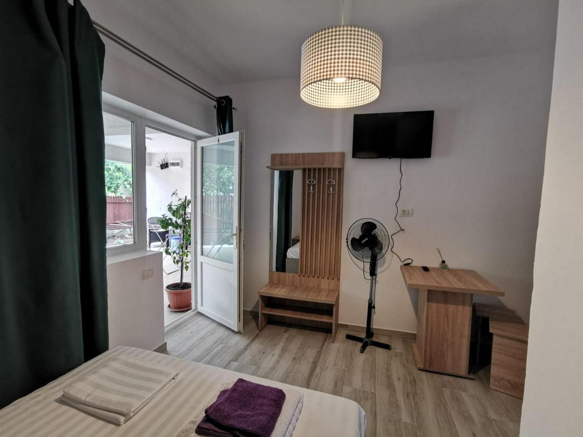 מלון קוסטינסטי Zapp House מראה חיצוני תמונה