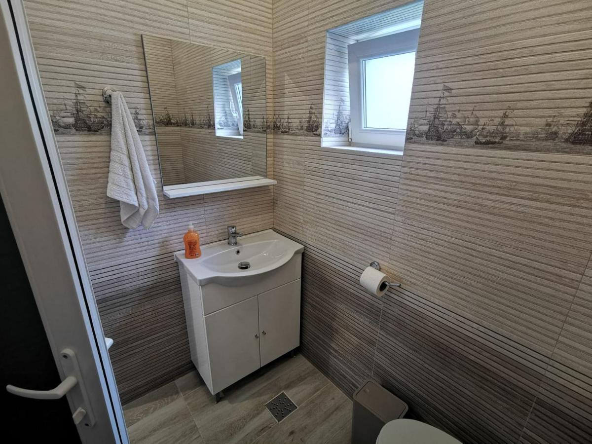 מלון קוסטינסטי Zapp House מראה חיצוני תמונה