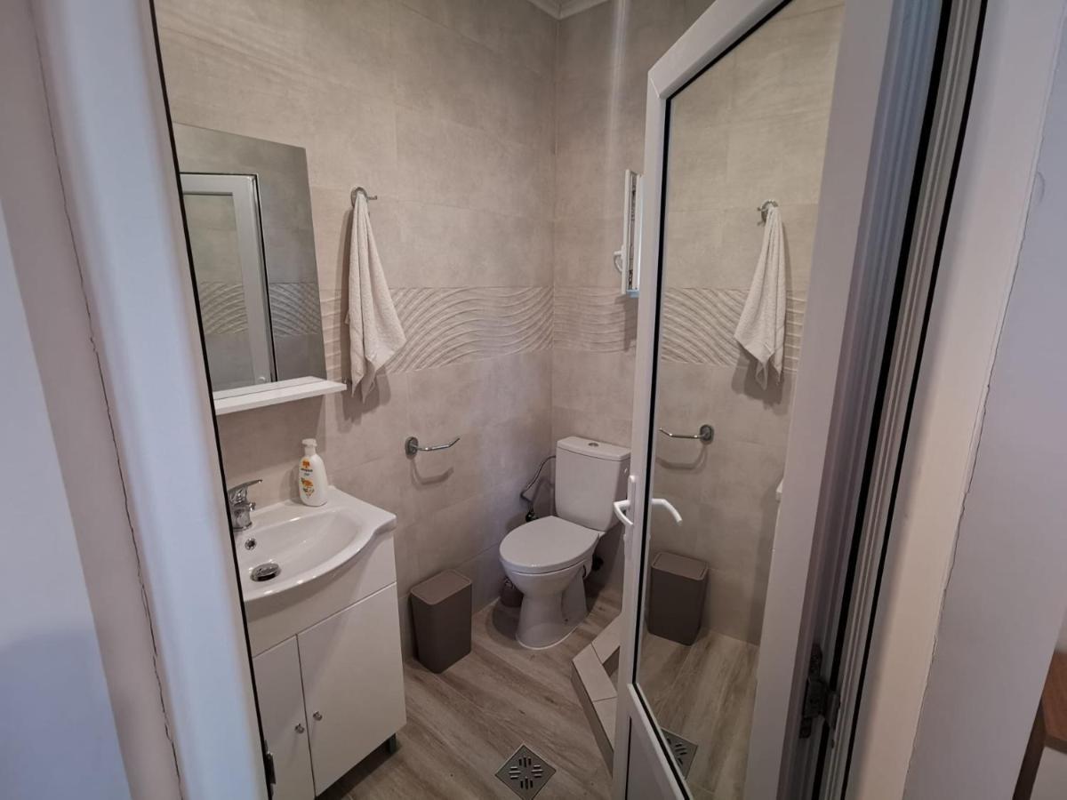 מלון קוסטינסטי Zapp House מראה חיצוני תמונה